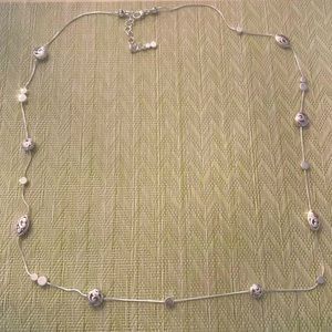 Beautiful silver necklace, like new!